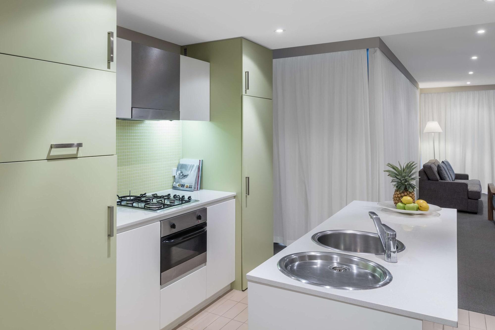Oaks Glenelg Liberty Suites Adelaïde Extérieur photo