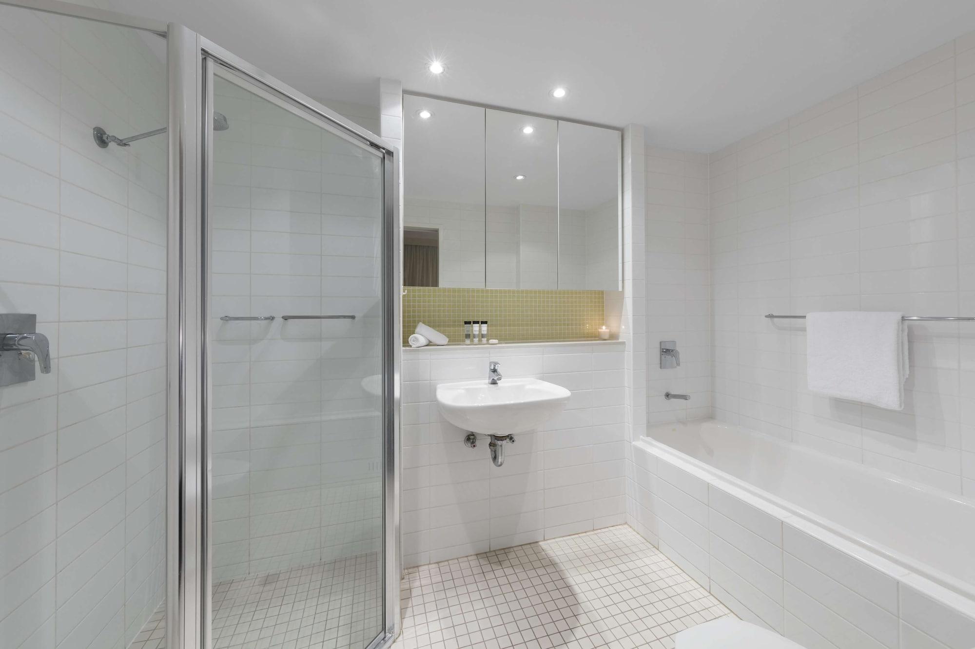 Oaks Glenelg Liberty Suites Adelaïde Extérieur photo
