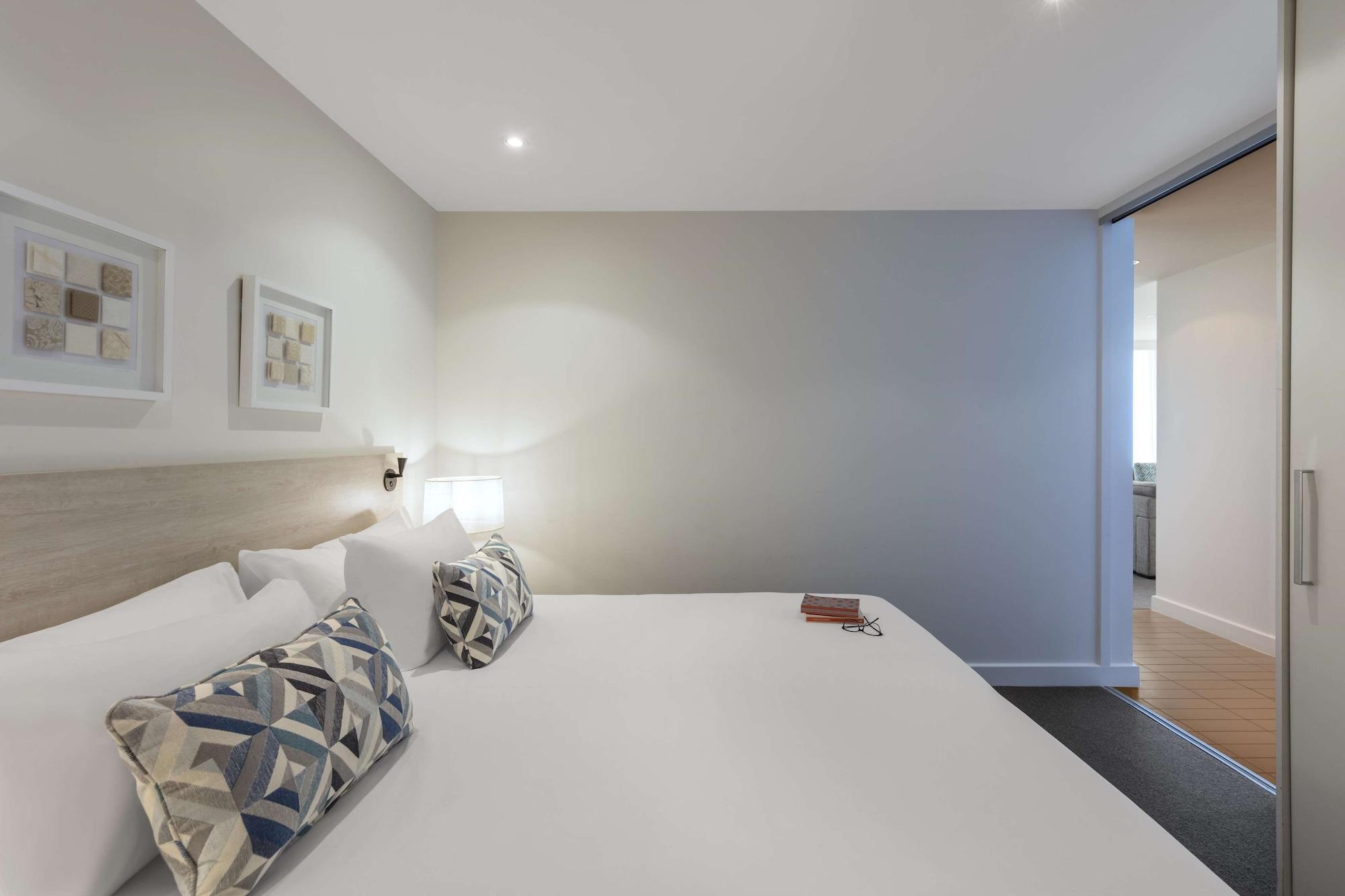Oaks Glenelg Liberty Suites Adelaïde Extérieur photo
